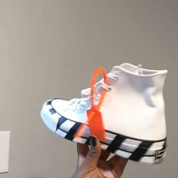 Converse X Off White Sneakers - Picture 2 of 4
